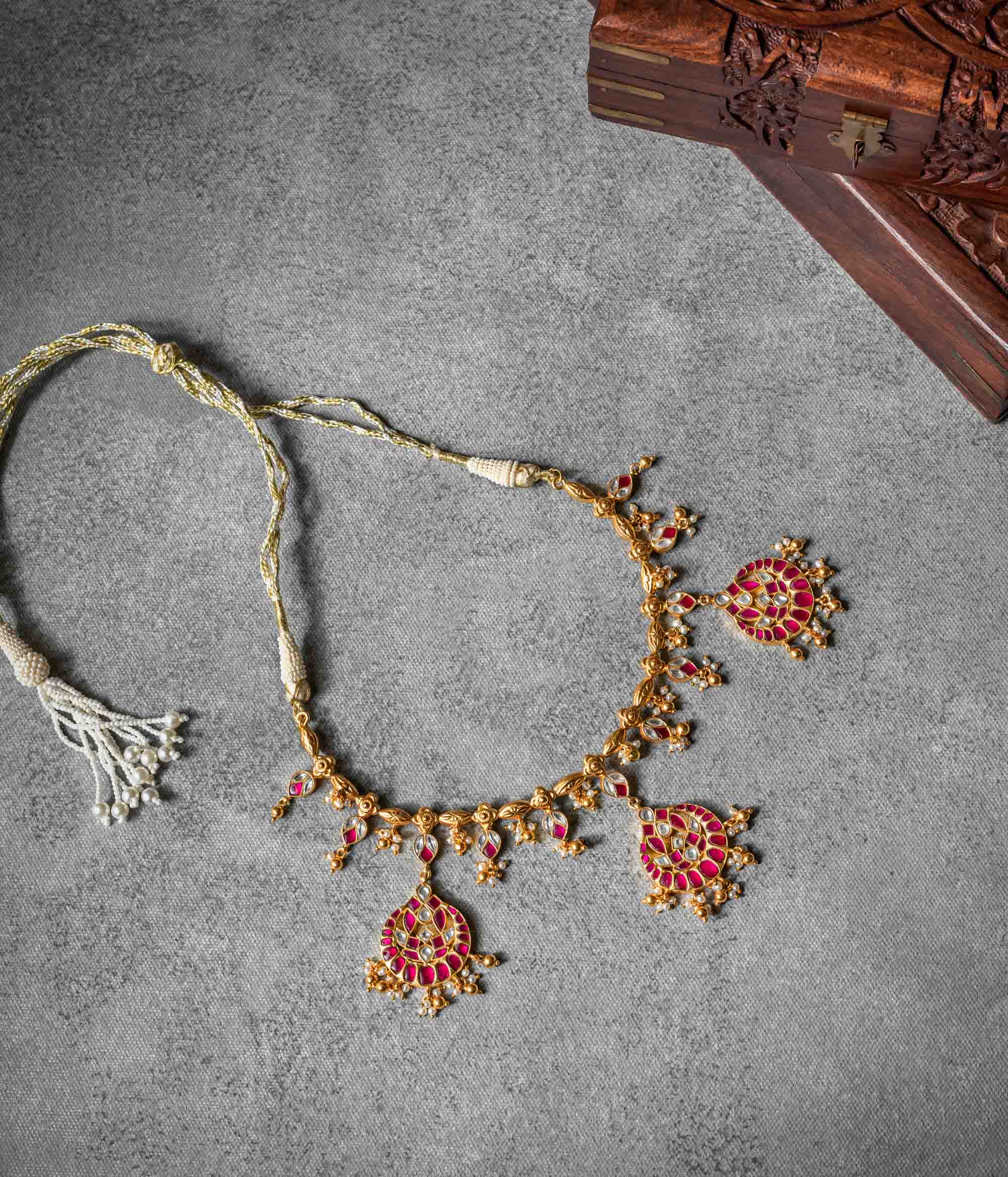 Haals Kundan Short Necklace