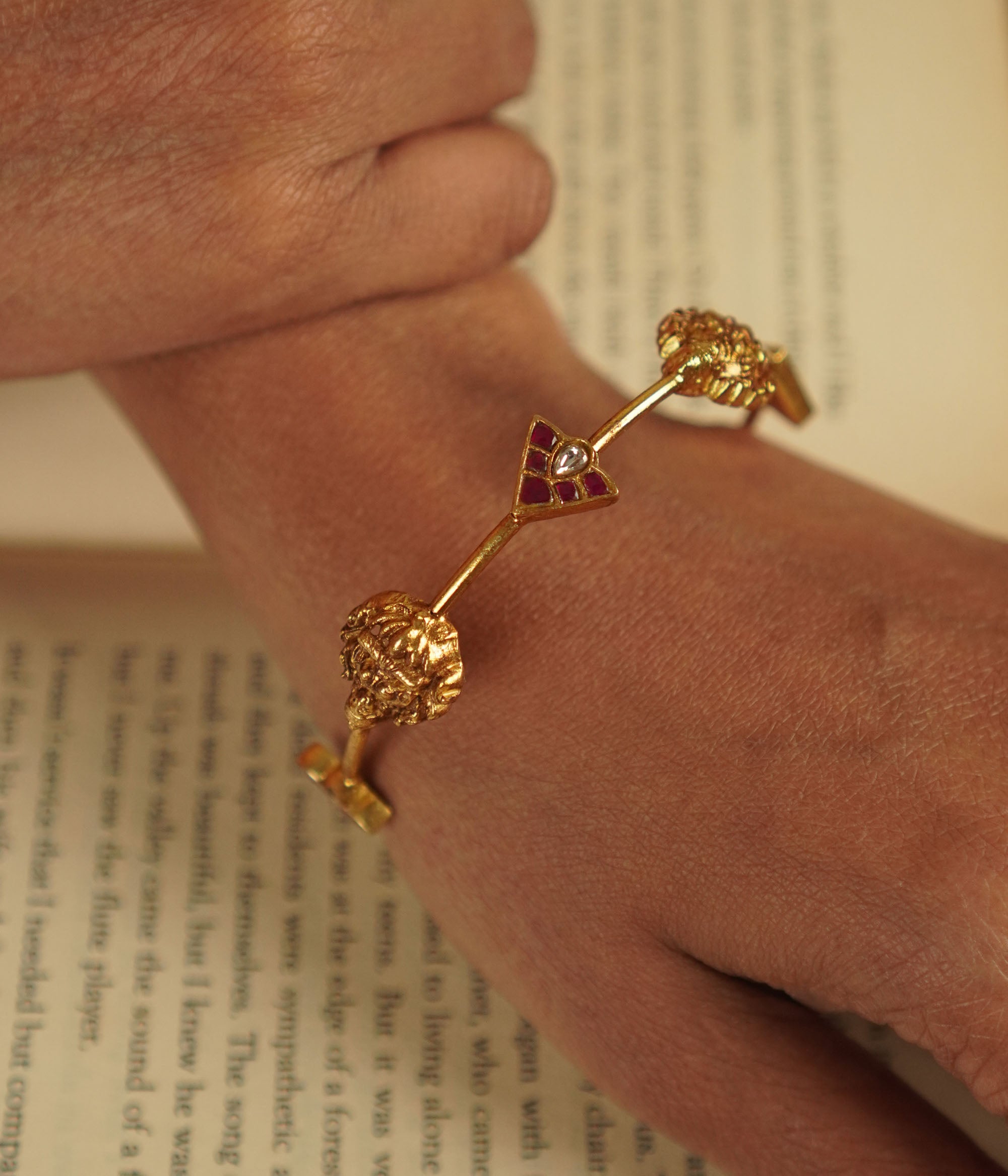 Anagha Kundan Bangle