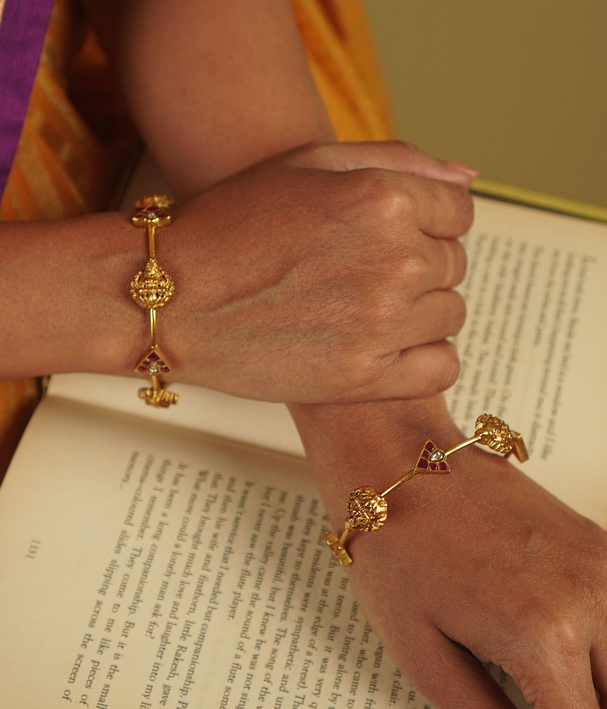 Anagha Kundan Bangle
