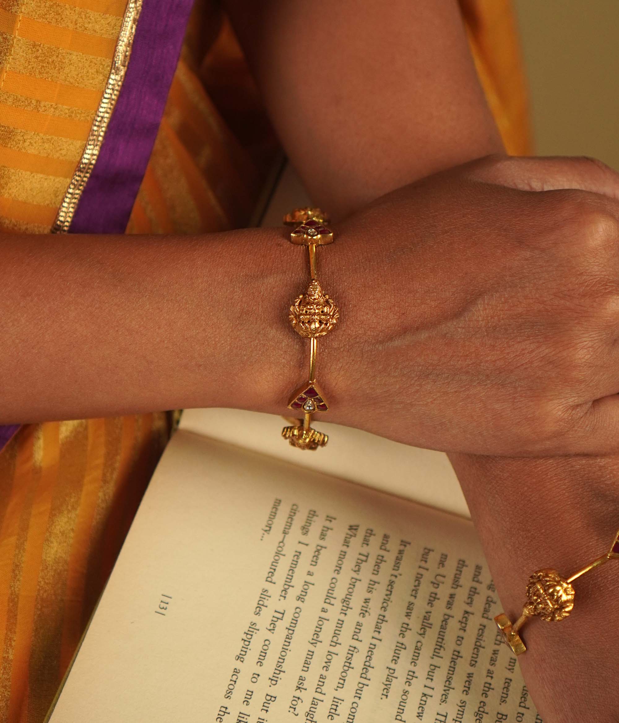 Anagha Kundan Bangle