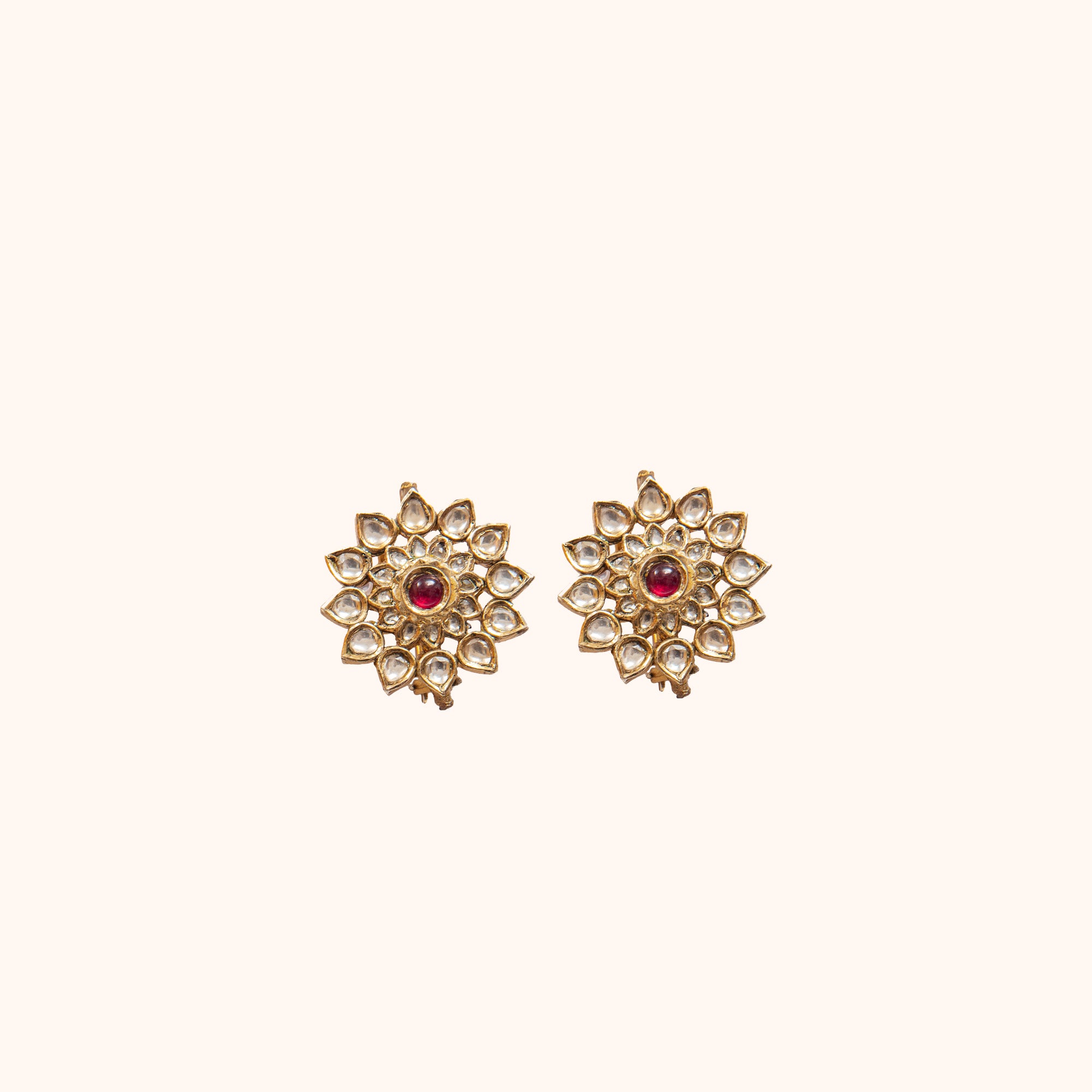 Laya White Sapphire Earrings