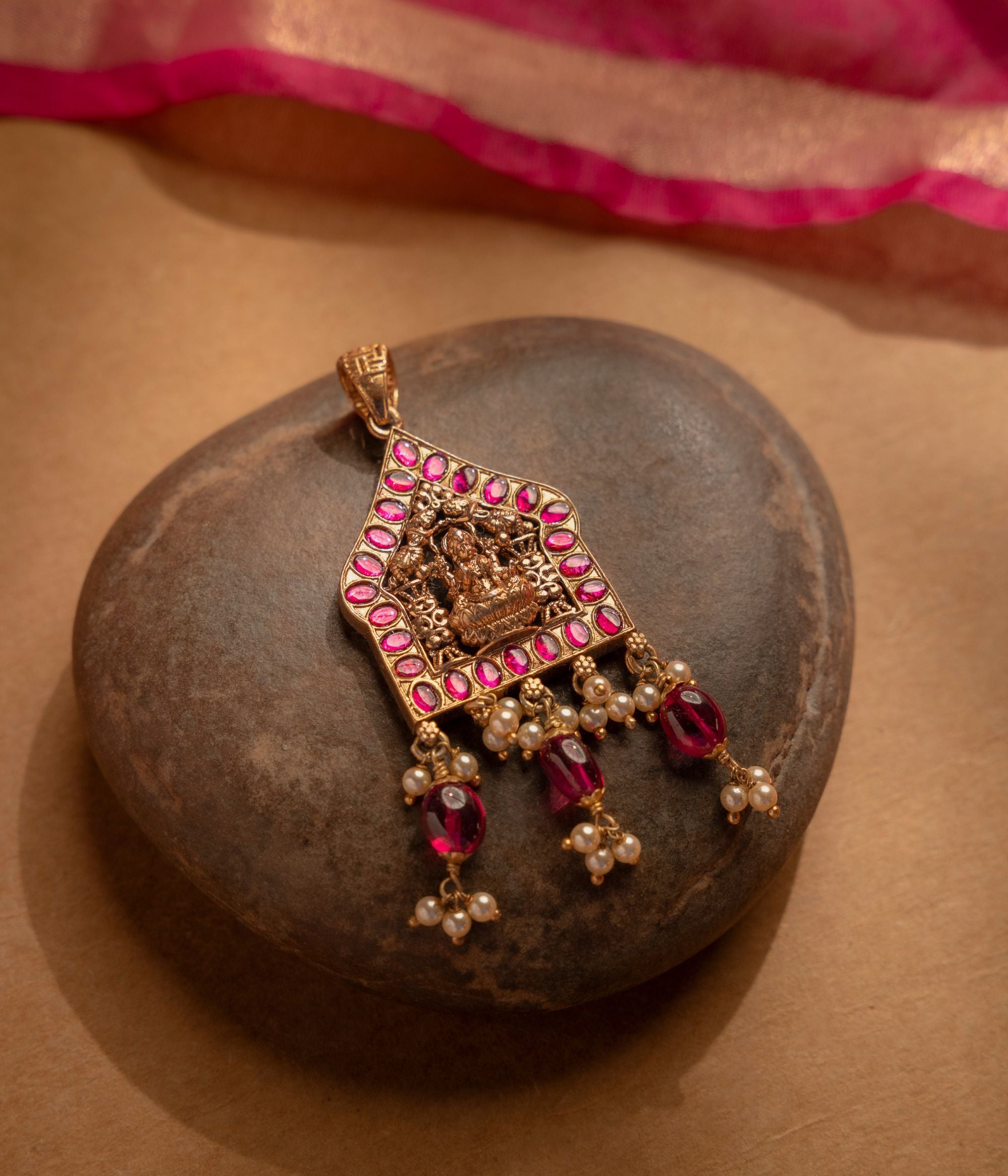 Handcrafted-silver-jewellery-pendant-Chennai.jpg