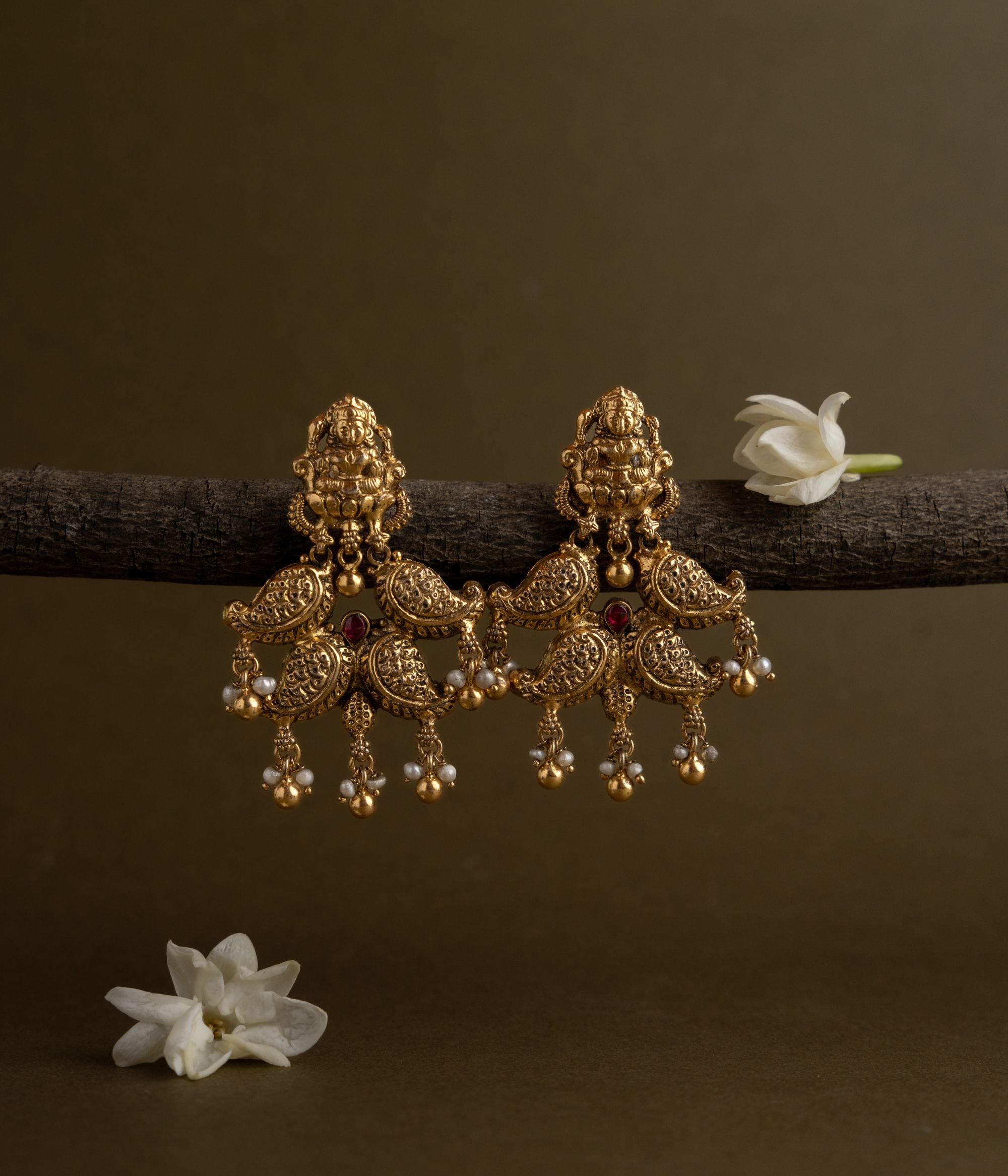 Luxury-silver-jewellery-earrings-Chennai.jpg