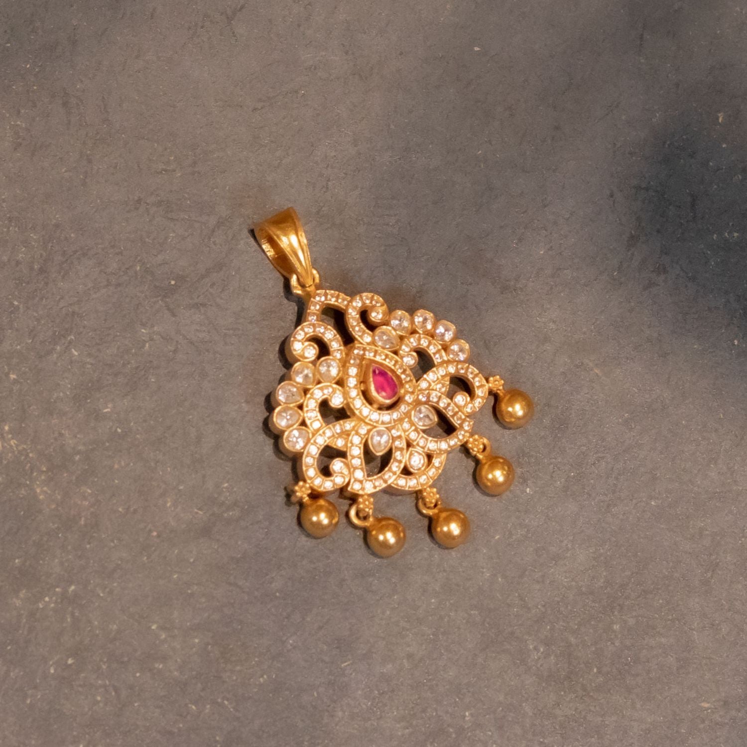 Narani Pendant