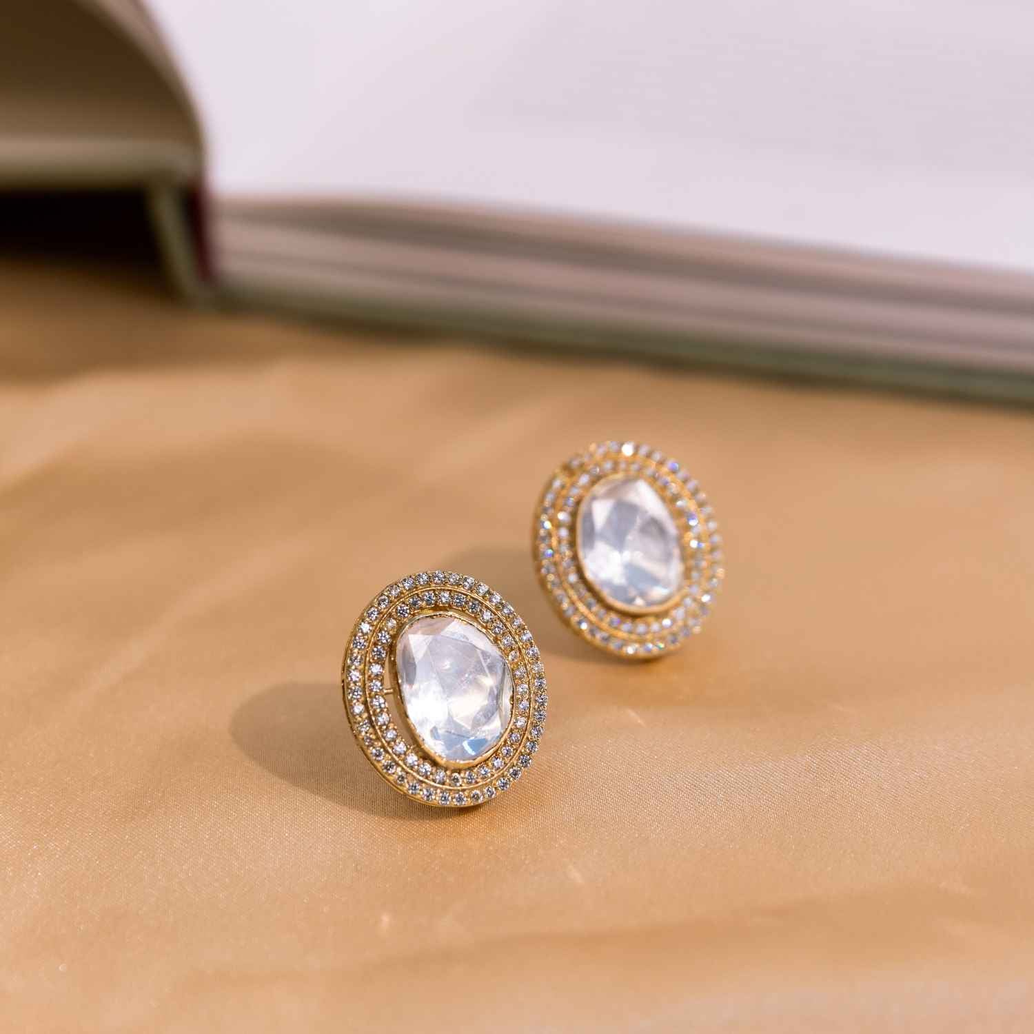 92.5 Sterling Silver Sia Classic Minimal White Moissanite Studs Gold Plated