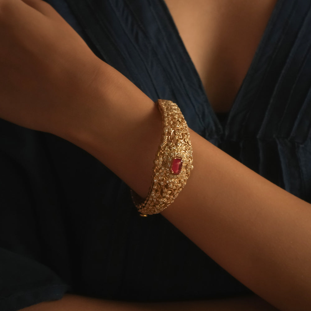 Sadira Bracelet - fantasy jewelry with elegance and charm, perfect for royal and magical moments.
