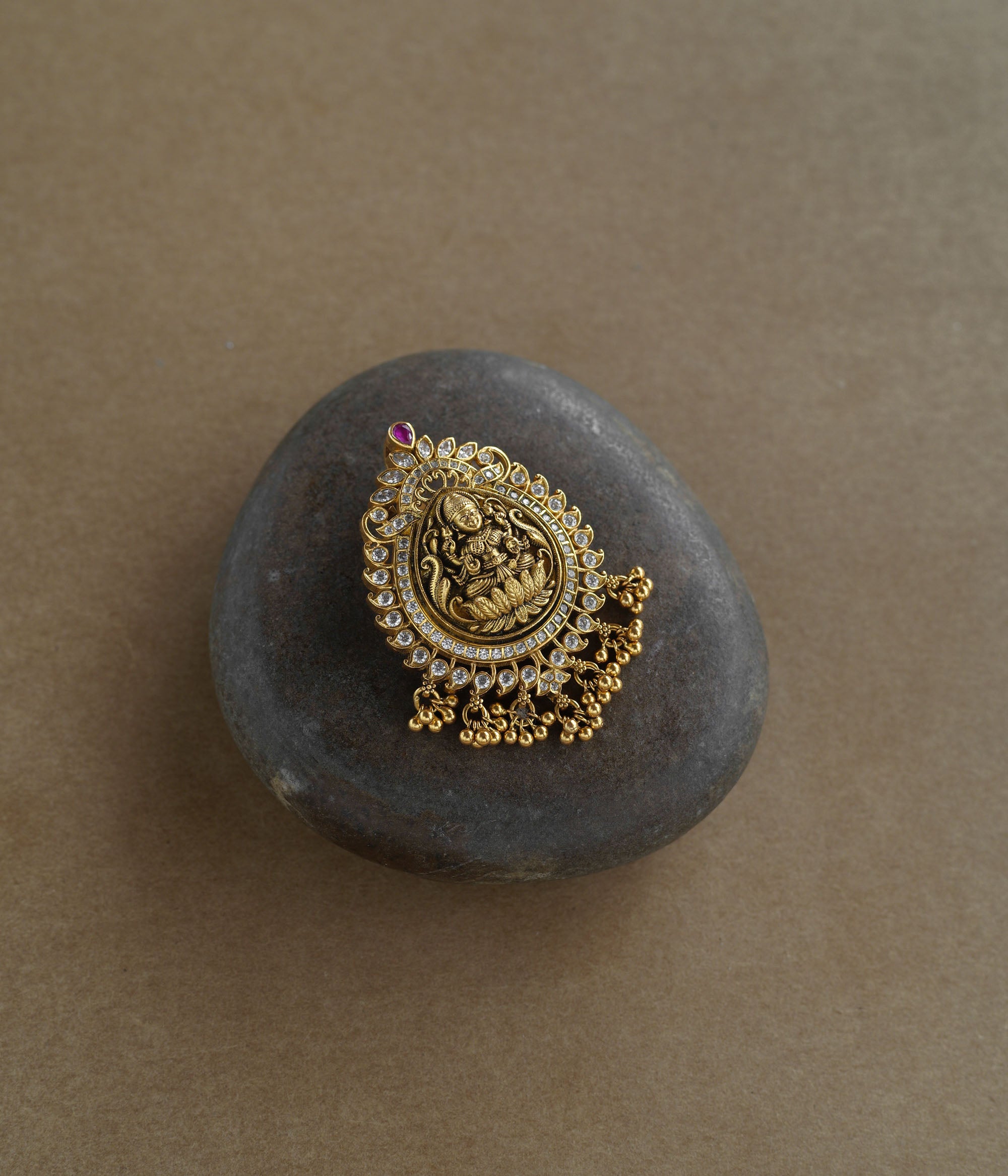 Abhaya Lakshmi pendant handcrafted temple jewelry in Chennai