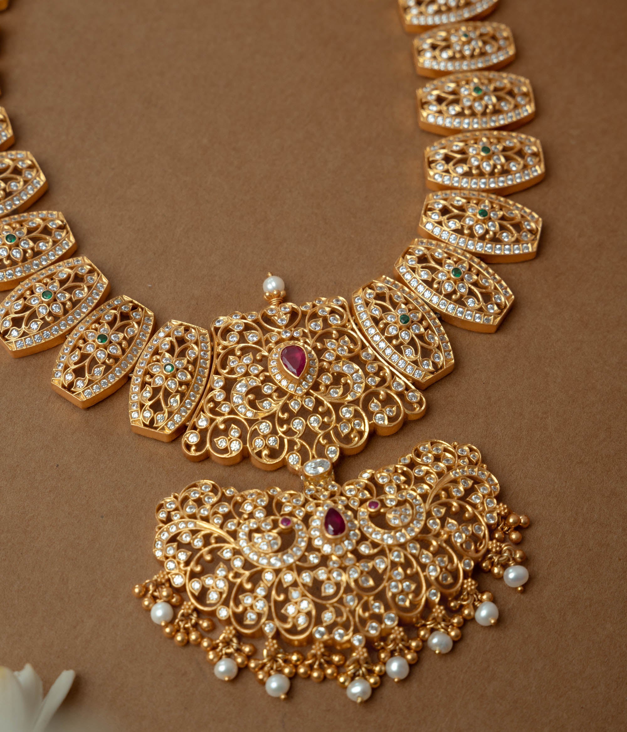 Stone Necklace with Red Polki Stone, White Polki Stone, Green Polki Stone, Swarovski Stone, Pearls, themed around Vintage.