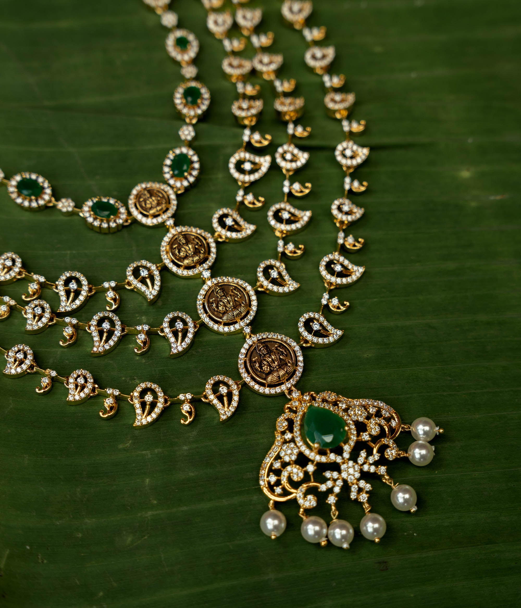 Green Swarovski pearl elven necklace