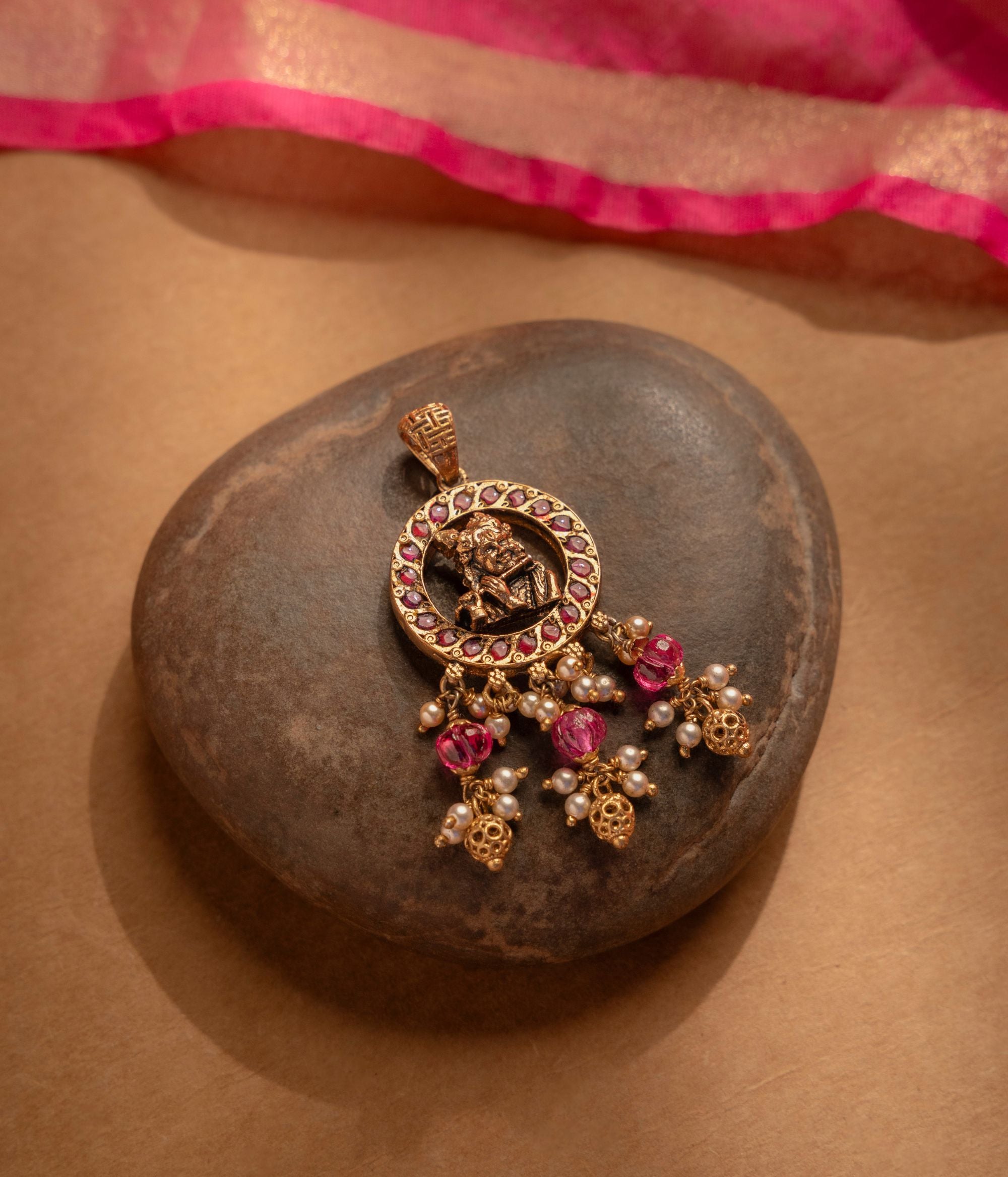 Handcrafted-silver-jewellery-pendant-Chennai.jpg