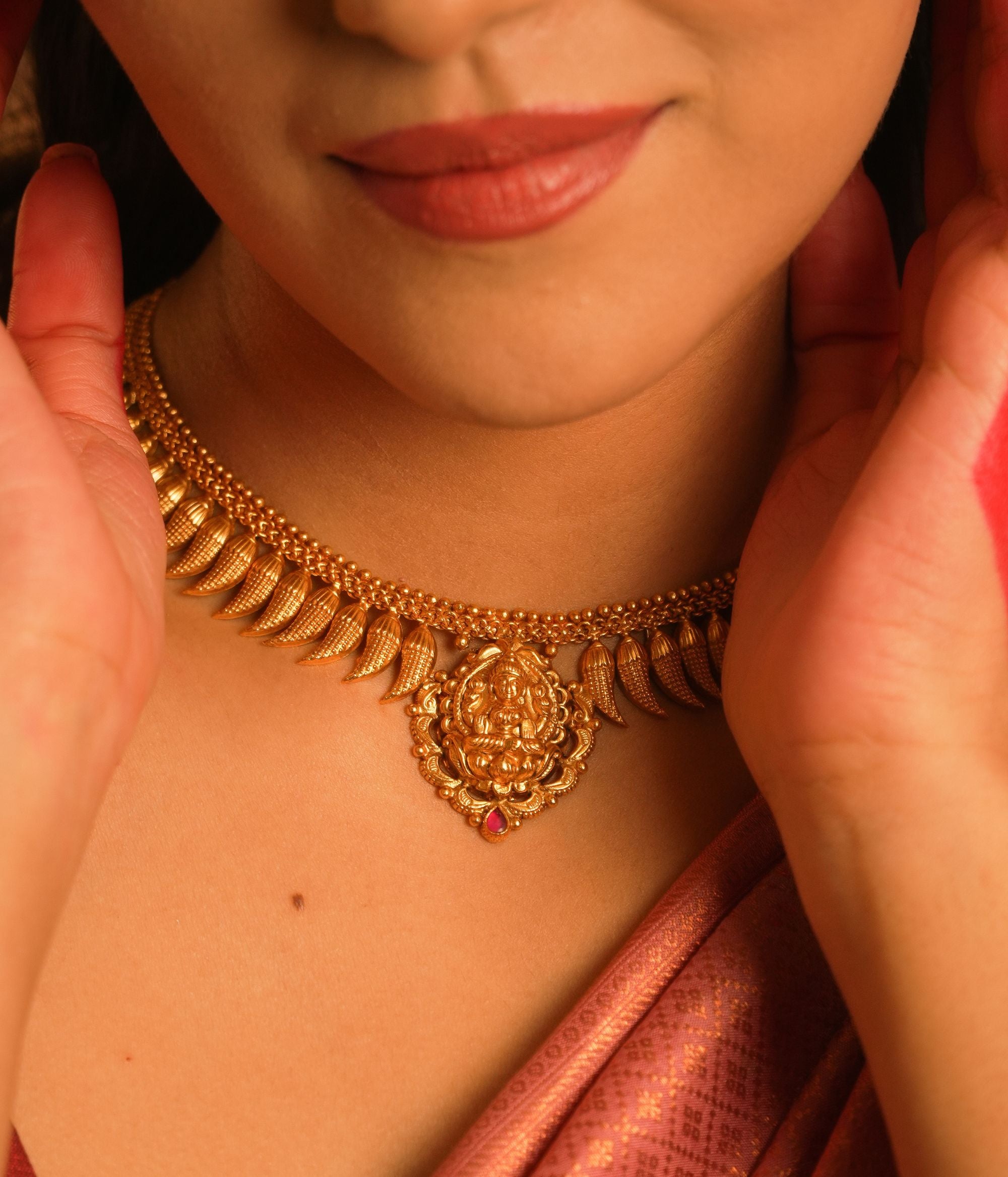 Exquisite-silver-jewellery-necklace-Chennai.jpg
