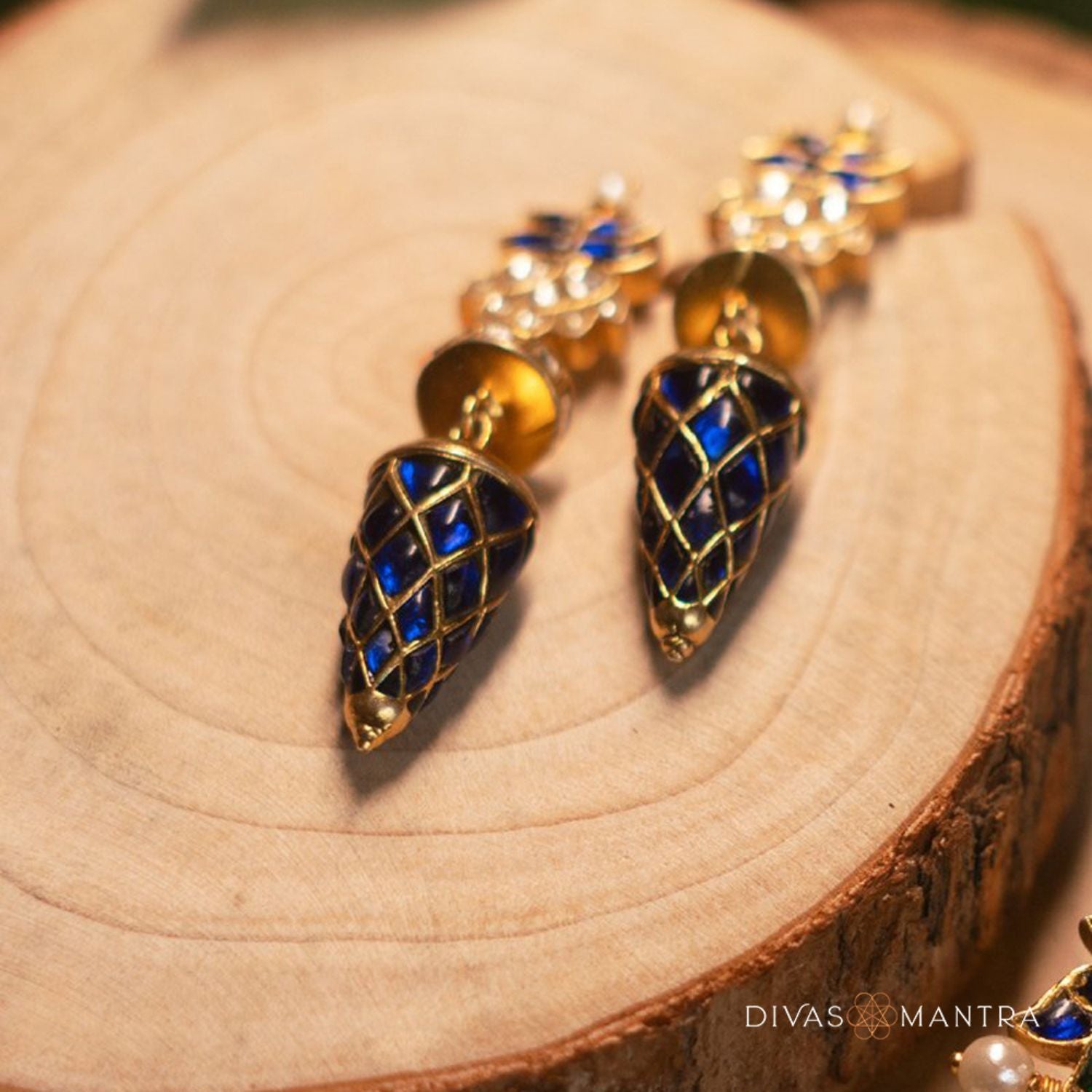Uila Earring