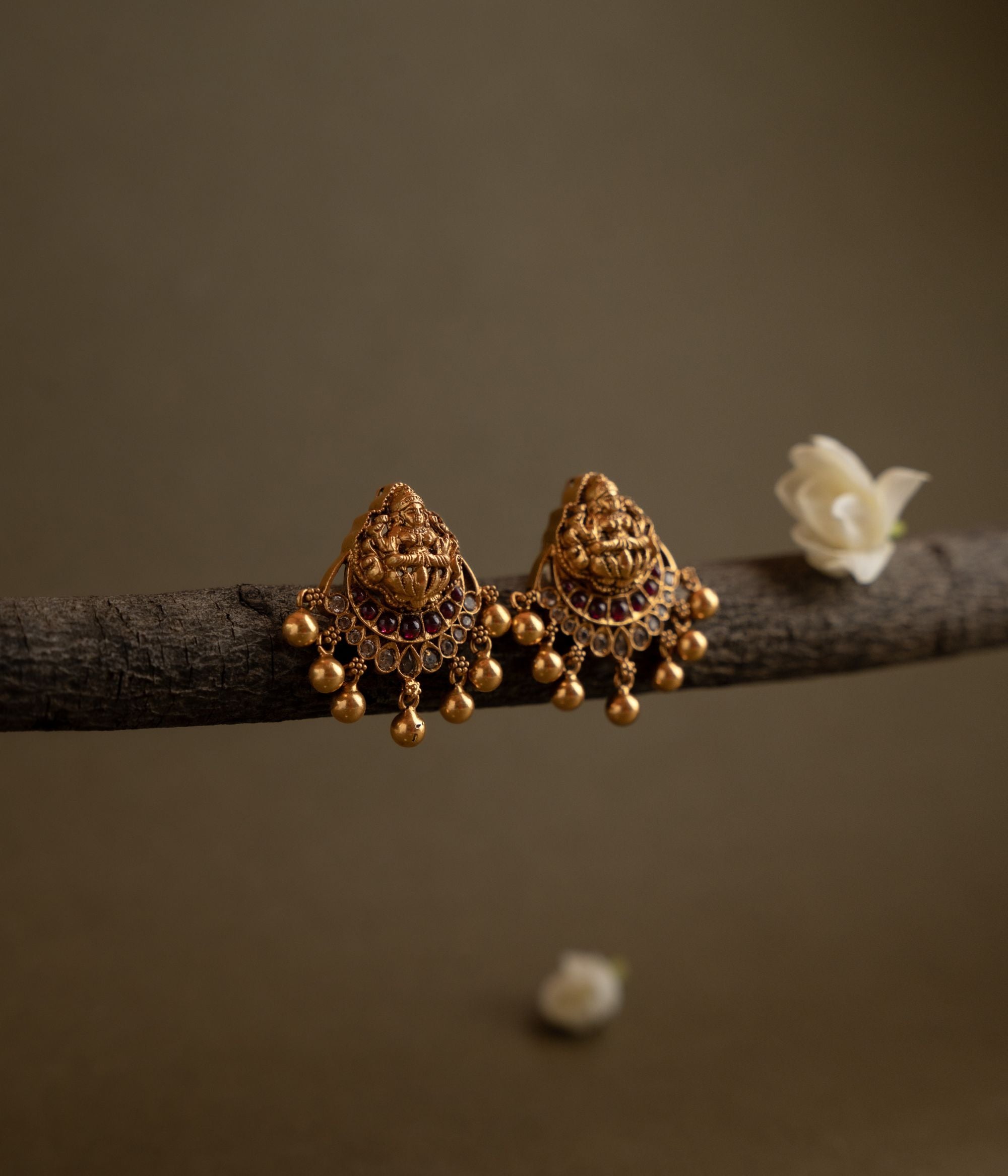 Luxury-silver-jewellery-earrings-Chennai.jpg