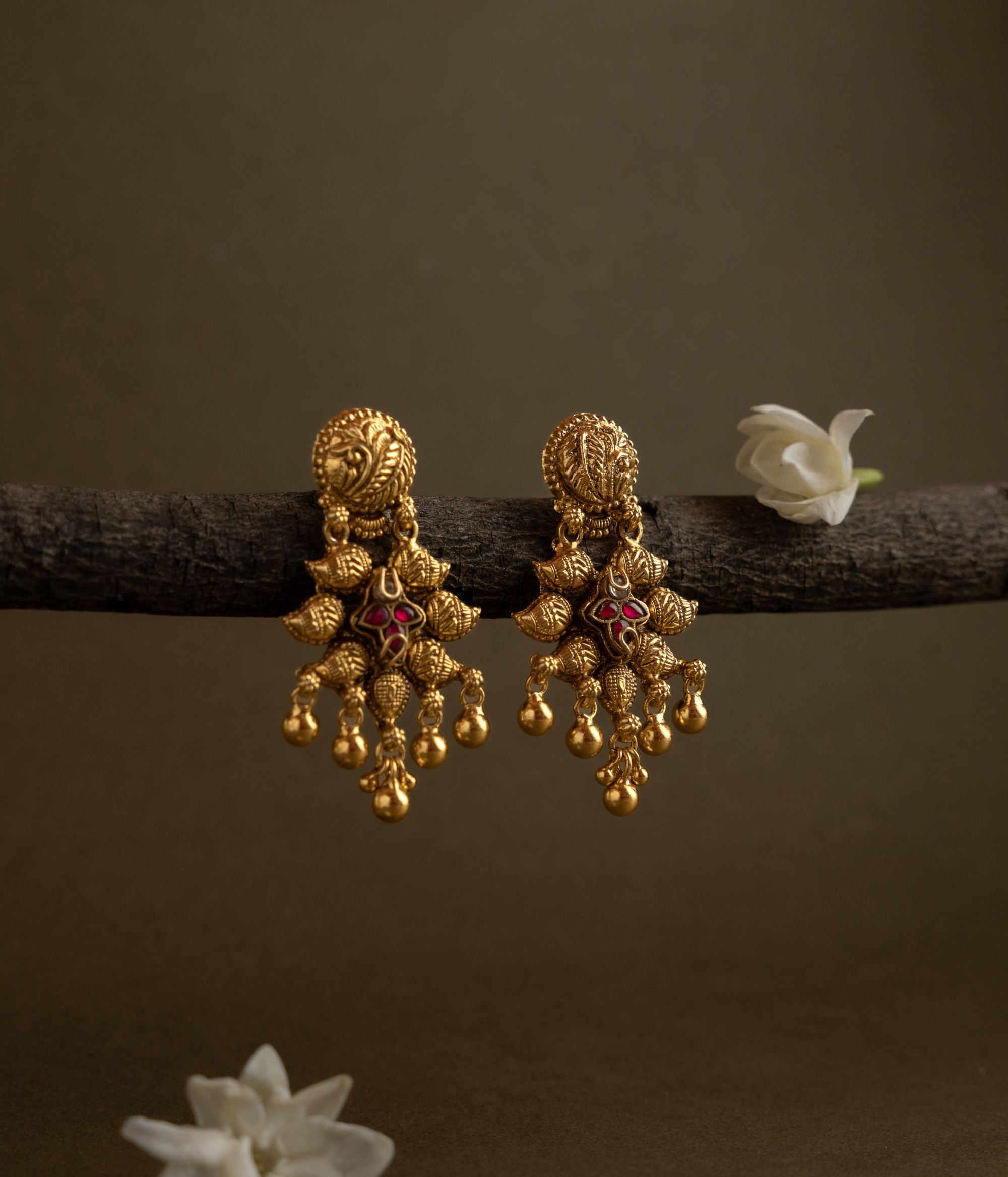 Exquisite-silver-jewellery-earrings-Chennai.jpg