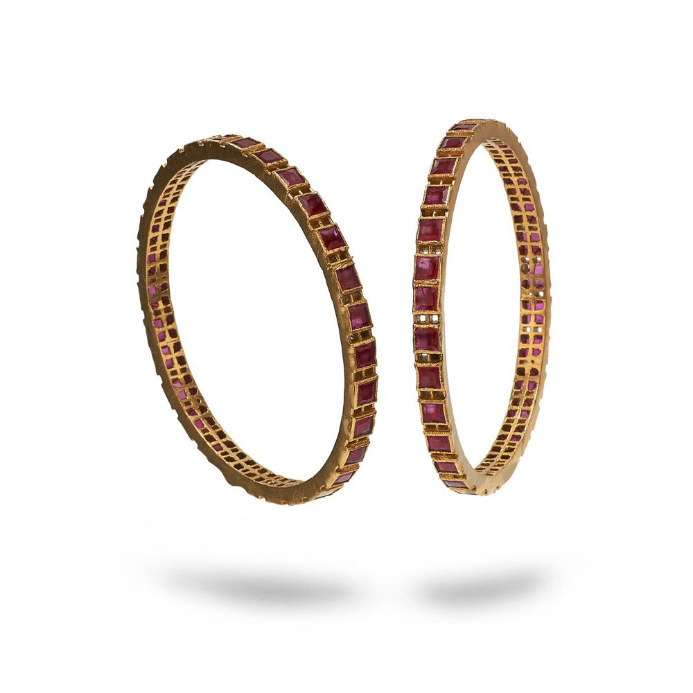 Squares in Round Bangles