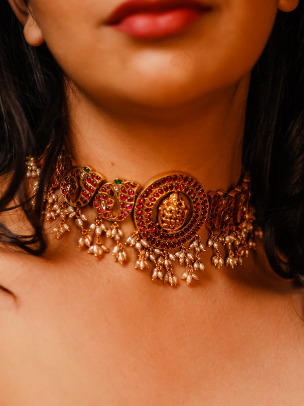 ABBHERI Choker