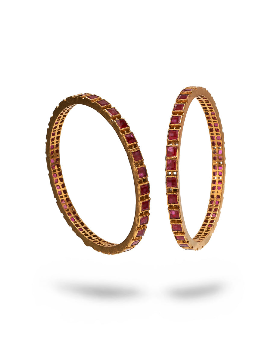 Squares in Round Bangles